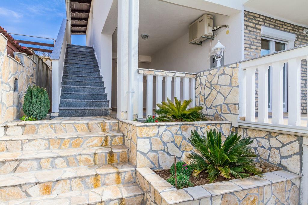 Apartmani Bregovec Maslenica Bagian luar foto