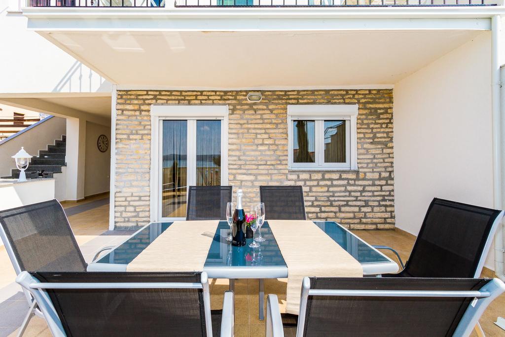 Apartmani Bregovec Maslenica Bagian luar foto