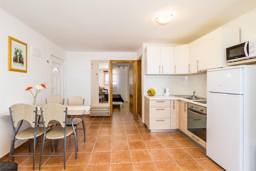 Apartmani Bregovec Maslenica Bagian luar foto
